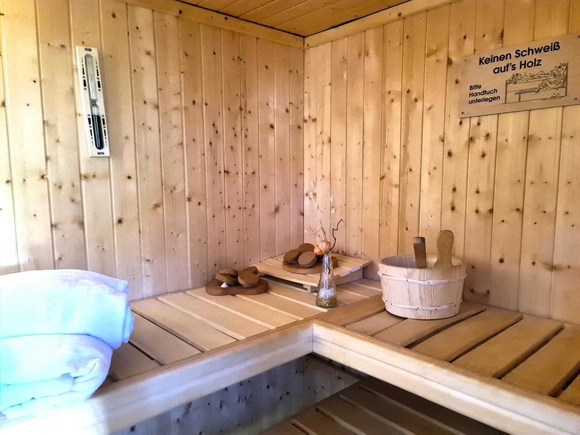 Haus Rosengarten Mit Sauna Bad Wünnenberg Eksteriør billede